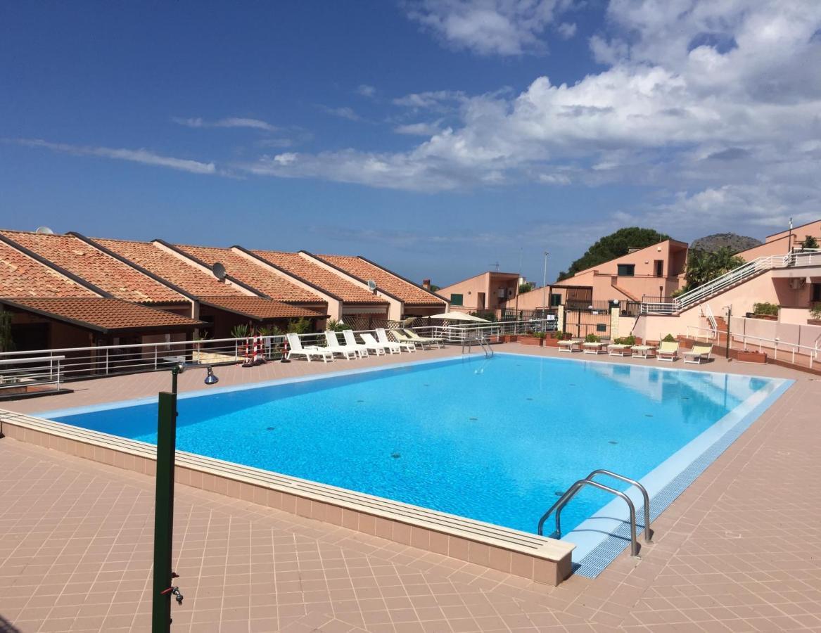 Apartamento La Dimora Delle Begonie Cefalú Exterior foto